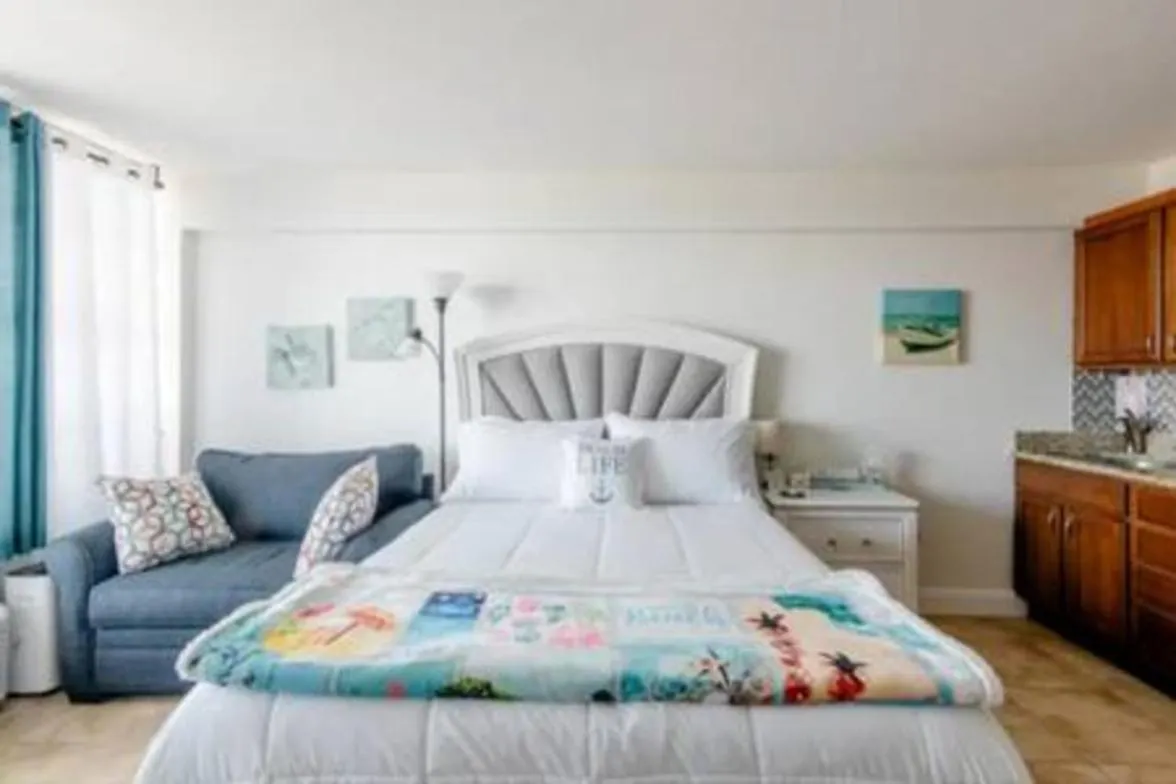 Pool Luxury Beachfront Studio Ideal 4 Long Stays Daytona Beach 0*,  United States