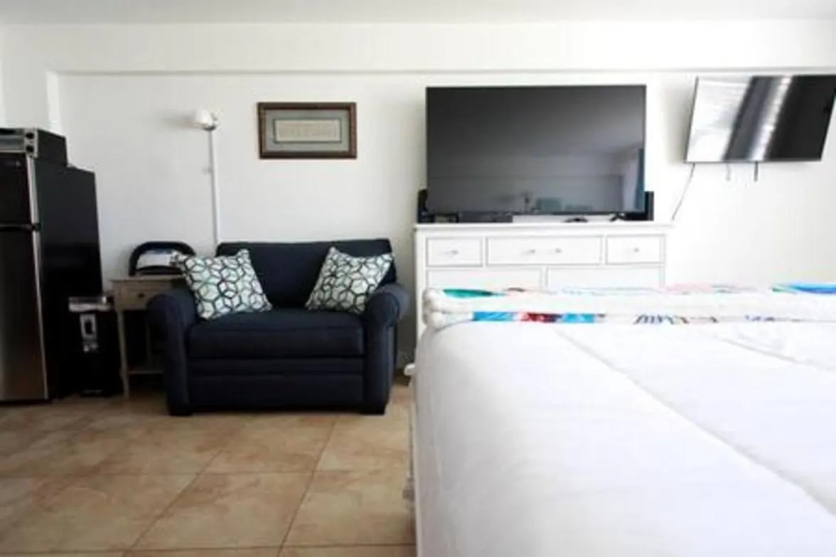 Pool Luxury Beachfront Studio Ideal 4 Long Stays Daytona Beach 0*,  United States