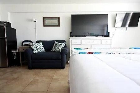 Pool Luxury Beachfront Studio Ideal 4 Long Stays Daytona Beach Apartment